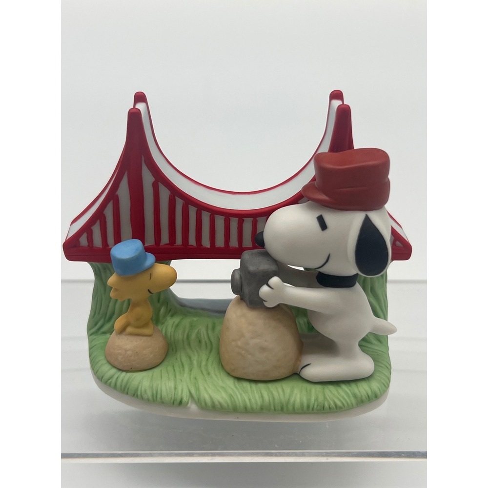 Westland Giftware Peanuts "Snoopy in San Francisco"